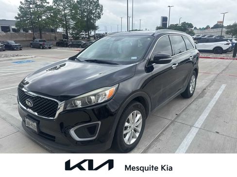 Used 2016 Kia Sorento FWD image 1