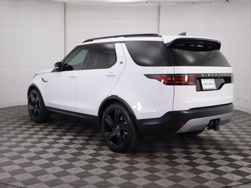 New 2025 Land Rover Discovery S image 7