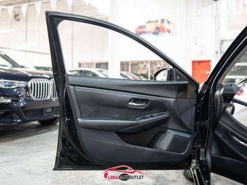 Used 2021 Nissan Sentra S image 37