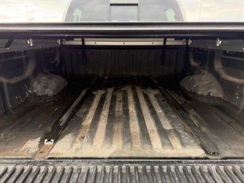 Used 2018 Nissan Titan PRO-4X w/ Pro-4x Convenience Package image 16