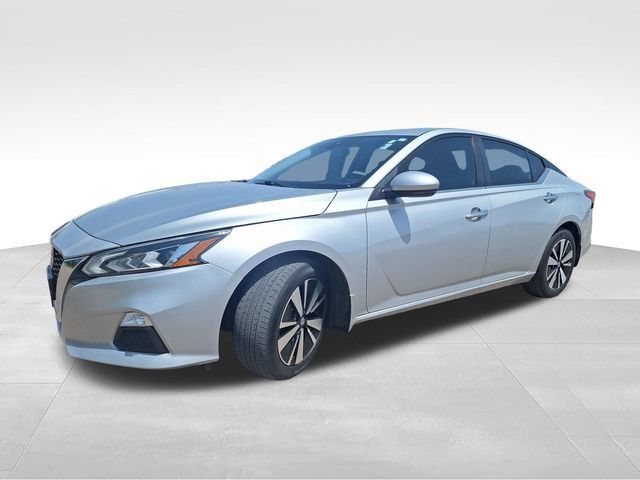 Certified 2022 Nissan Altima 2.5 SV w/ SV Premium Package AWD/4WD image 4