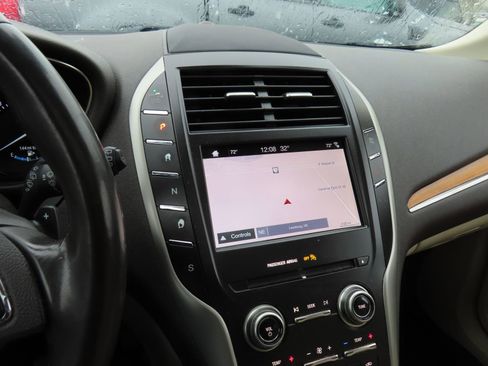 Used 2019 Lincoln MKC Select w/ Select Plus Package image 23