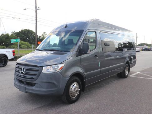 Used 2022 Mercedes-Benz Sprinter 4500 w/ Parking Package image 3