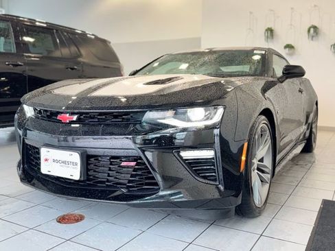 Used 2018 Chevrolet Camaro SS RWD image 34