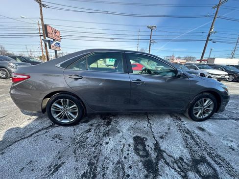 Used 2015 Toyota Camry SE image 8