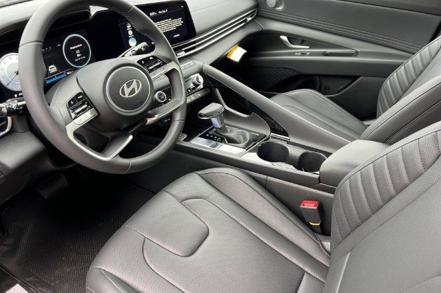 New 2026 Hyundai Elantra Limited FWD image 9