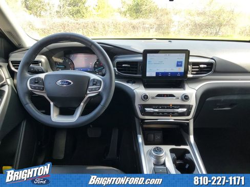 Certified 2024 Ford Explorer XLT w/ Equipment Group 202A AWD/4WD image 15