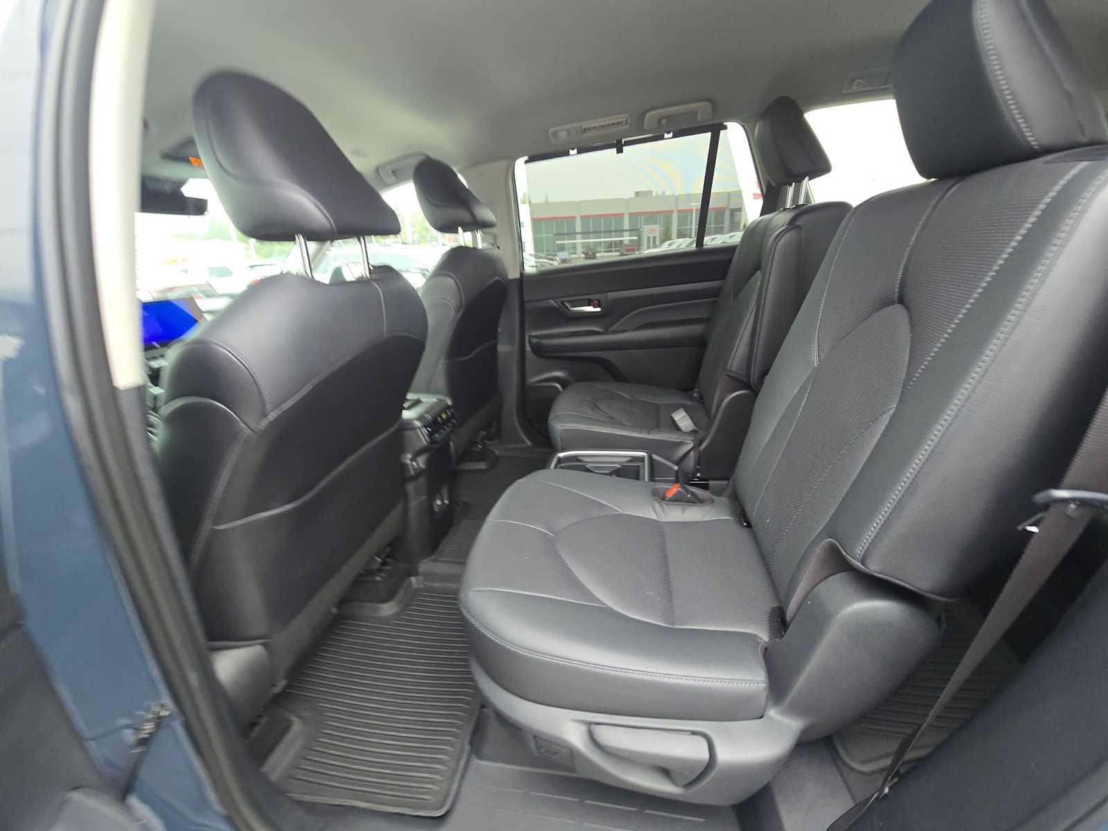 Certified 2024 Toyota Grand Highlander AWD image 16