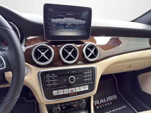 Used 2018 Mercedes-Benz CLA 250 image 22