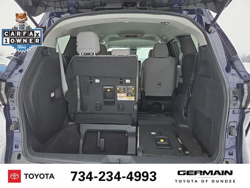 Used 2025 Toyota Sienna LE image 24
