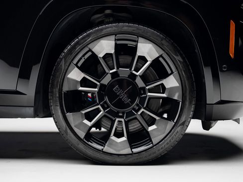 Used 2023 BMW XM image 41