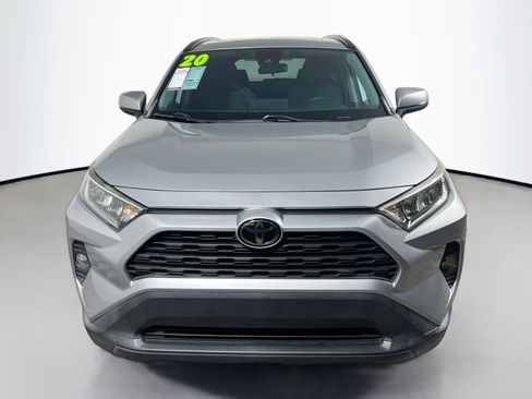 Used 2020 Toyota RAV4 XLE w/ Convenience Package FWD image 11