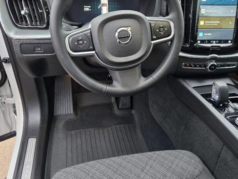 Used 2023 Volvo XC60 B5 Core image 26
