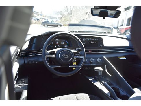 New 2026 Hyundai Elantra SE image 12