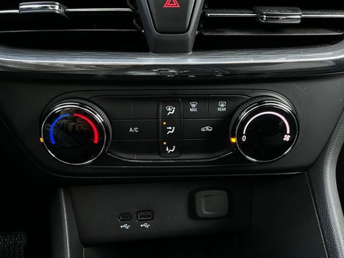 Used 2025 Buick Encore GX Preferred image 26