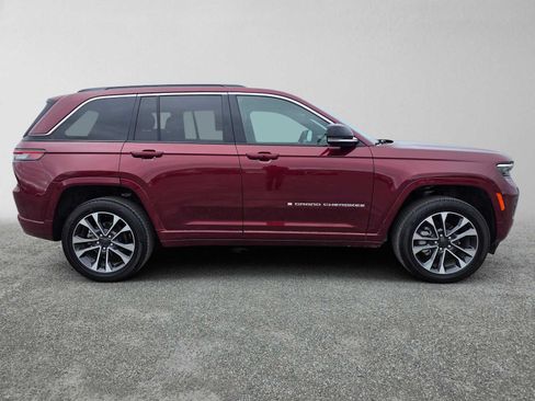 Used 2025 Jeep Grand Cherokee Overland AWD/4WD image 2