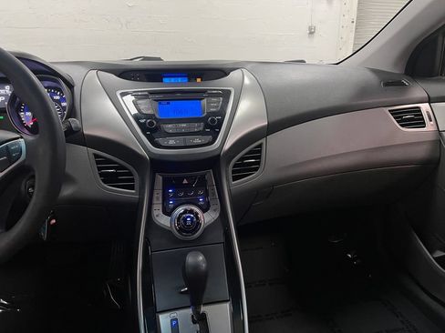 Used 2013 Hyundai Elantra GLS w/ Preferred Pkg FWD image 19