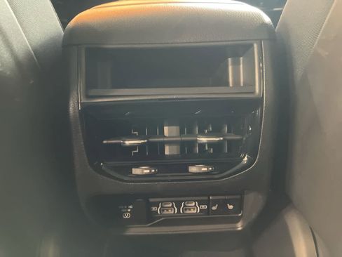 Used 2023 Jeep Grand Cherokee Limited image 26