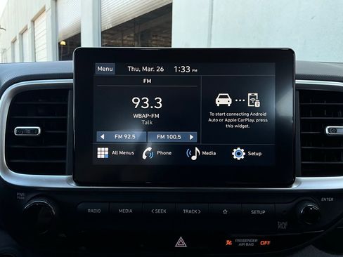 Used 2025 Hyundai Venue SEL image 29