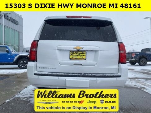 Used 2017 Chevrolet Suburban LT image 7