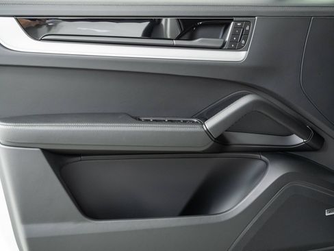New 2026 Porsche Cayenne AWD/4WD image 6