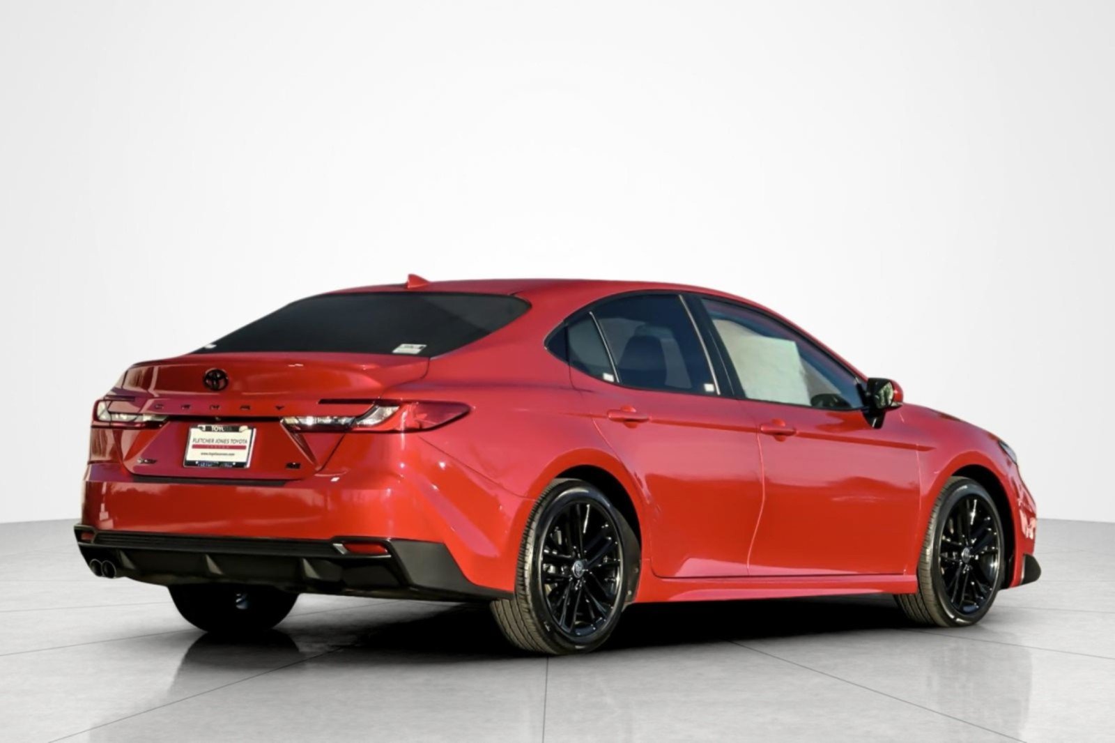 Certified 2025 Toyota Camry SE FWD image 5