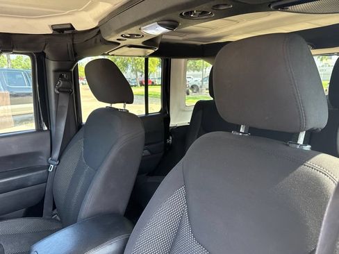 Used 2016 Jeep Wrangler Unlimited Sport AWD/4WD image 8