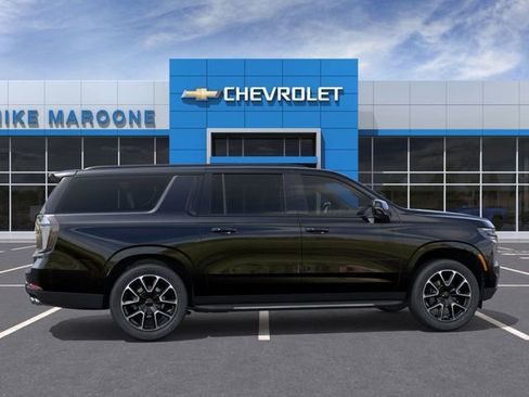 New 2026 Chevrolet Suburban RST image 5