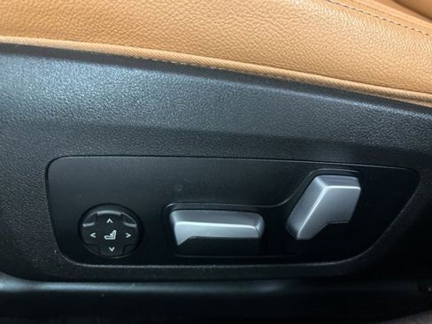 Used 2022 BMW 330i xDrive Sedan w/ Driving Assistance Package image 10