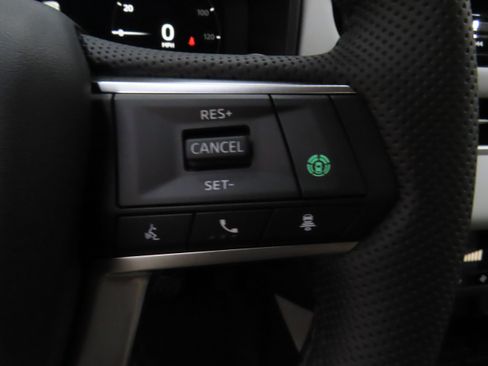 New 2025 Mitsubishi Outlander SE image 13