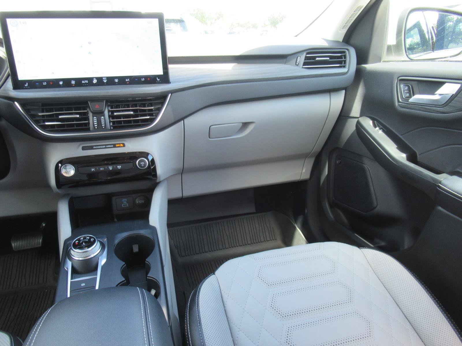 Used 2023 Ford Escape Platinum w/ Premium Technology Package AWD/4WD image 14