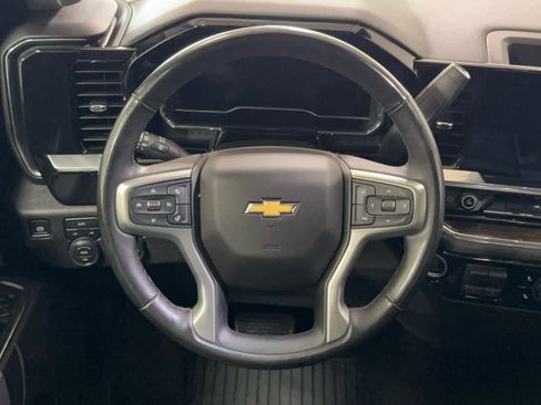 Used 2025 Chevrolet Silverado 1500 LT AWD/4WD image 16