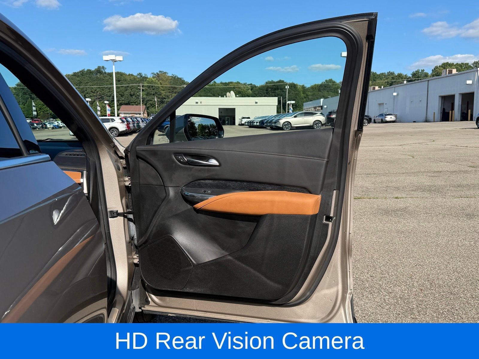 Used 2024 Cadillac XT4 Premium Luxury AWD/4WD image 38