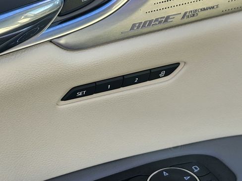 Used 2023 Cadillac XT6 Premium Luxury image 21