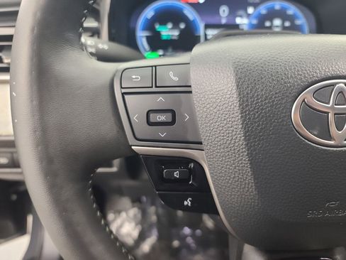 Used 2025 Toyota Camry XLE w/ Premium Plus Package image 29