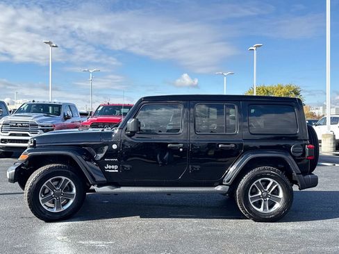 Used 2018 Jeep Wrangler Unlimited Sahara image 6