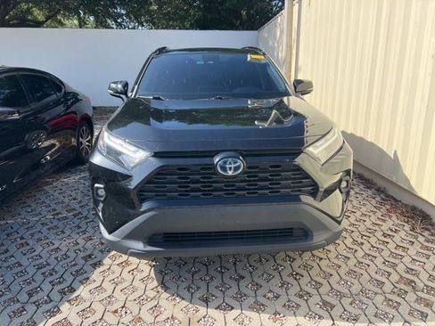 Used 2022 Toyota RAV4 XLE Premium image 2