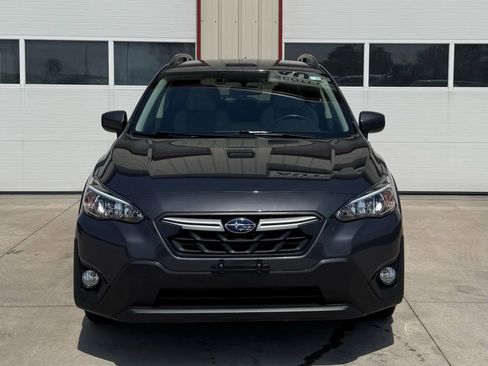 Used 2021 Subaru Crosstrek 2.0i Premium image 2