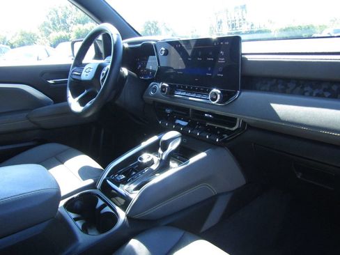 Used 2023 Chevrolet Colorado ZR2 w/ ZR2 Convenience Package III image 13