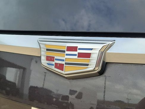 Used 2017 Cadillac Escalade Luxury RWD image 32