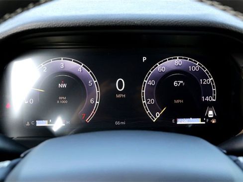 Used 2025 Jeep Grand Cherokee Laredo image 15