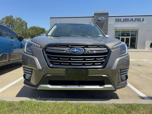 Used 2024 Subaru Forester Touring w/ POP Package 3 AWD/4WD image 2
