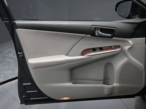 Used 2012 Toyota Camry XLE image 35