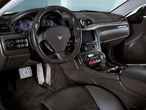 Used 2013 Maserati GranTurismo Sport RWD image 14