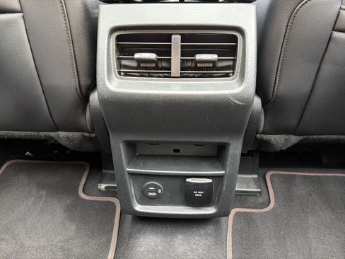 Used 2021 Ford Edge ST-Line FWD image 29