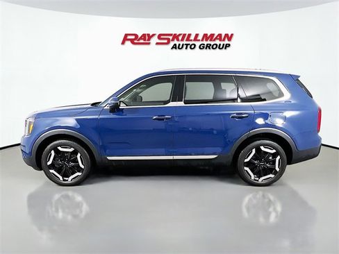 Used 2023 Kia Telluride S image 4
