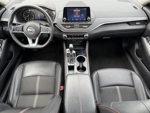 Used 2025 Nissan Altima 2.5 SR FWD image 13
