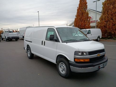 New 2025 Chevrolet Express 2500 w/ Driver Convenience Package image 9