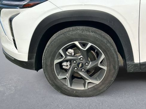 Used 2025 Chevrolet Trax LT w/ Driver Confidence Package FWD image 10