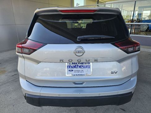 Used 2024 Nissan Rogue SV FWD image 4